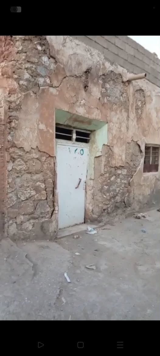 سلام عليكم....!
بنايه قديمه بس ابيع قطعه طابو طابو طابو صرف سند جديد كلشي تمام
مساحه 102 متر مربع 
واجهيه 6 متر
منطقه امام قاسم 
طالب عليه 33 وبي مجال شي بصيط جدا
رقمي موجود ***********
ماسنجر هم مفتوح
