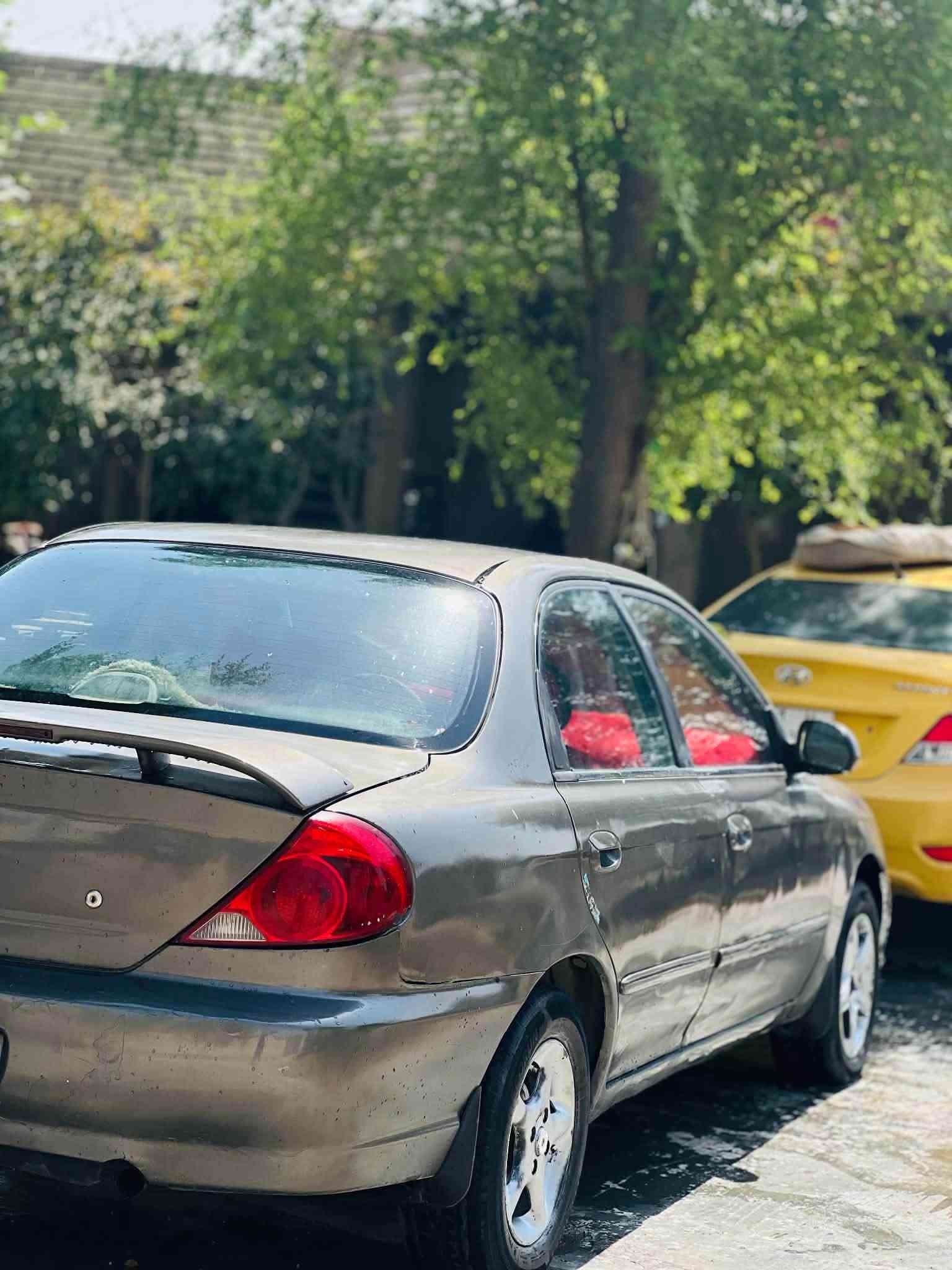 كيا سبكترا موديل 2003 محرك 1600 مفتوح
سيارة جاهزة عدا التبريد فقط
مكينة وكير مكفولات 
حدادية نظيفة  ومكفولة من الدواخل 
رقم بغداد. 
مكاني بغداد الشعلة السلاميات 
السعر 35 ورقة 
***********
