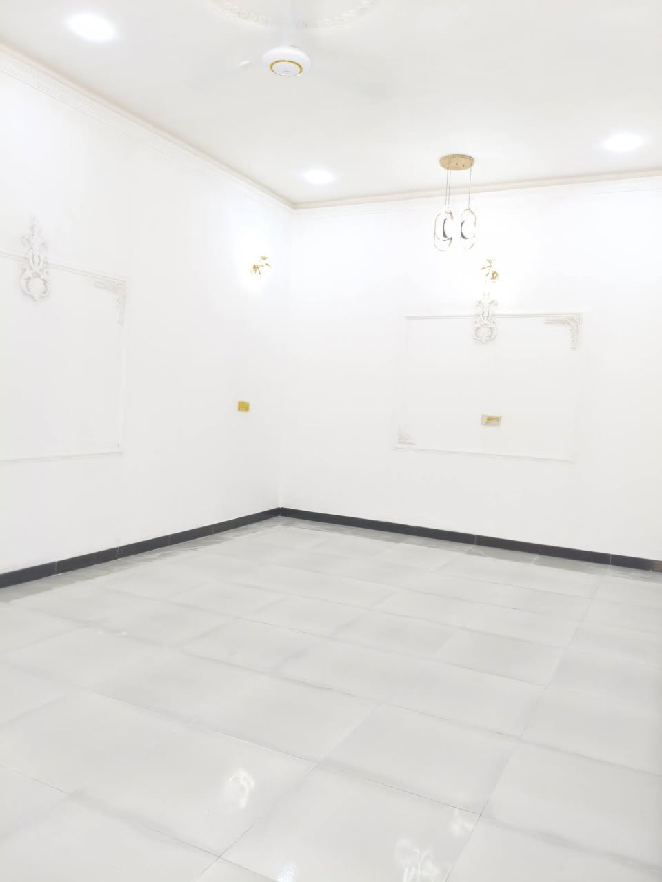 🔥 لقطة ما تتعوض 🔥
🏠 بيت يخبل - نظافة فول 💎

📍 ابو الخصيب
📐 200م - بناء بلوك بتلو جديد
🛏️ غرفتين + صالة + مطبخ + حمامين
✨ جاهز للسكن - ادخل واسكن

💰 السعر 105 مليون وبيه مجال للشراي

🙏 بيت خير وبركة على صاحبه الجديد

📞 ***********
📞 ***********
