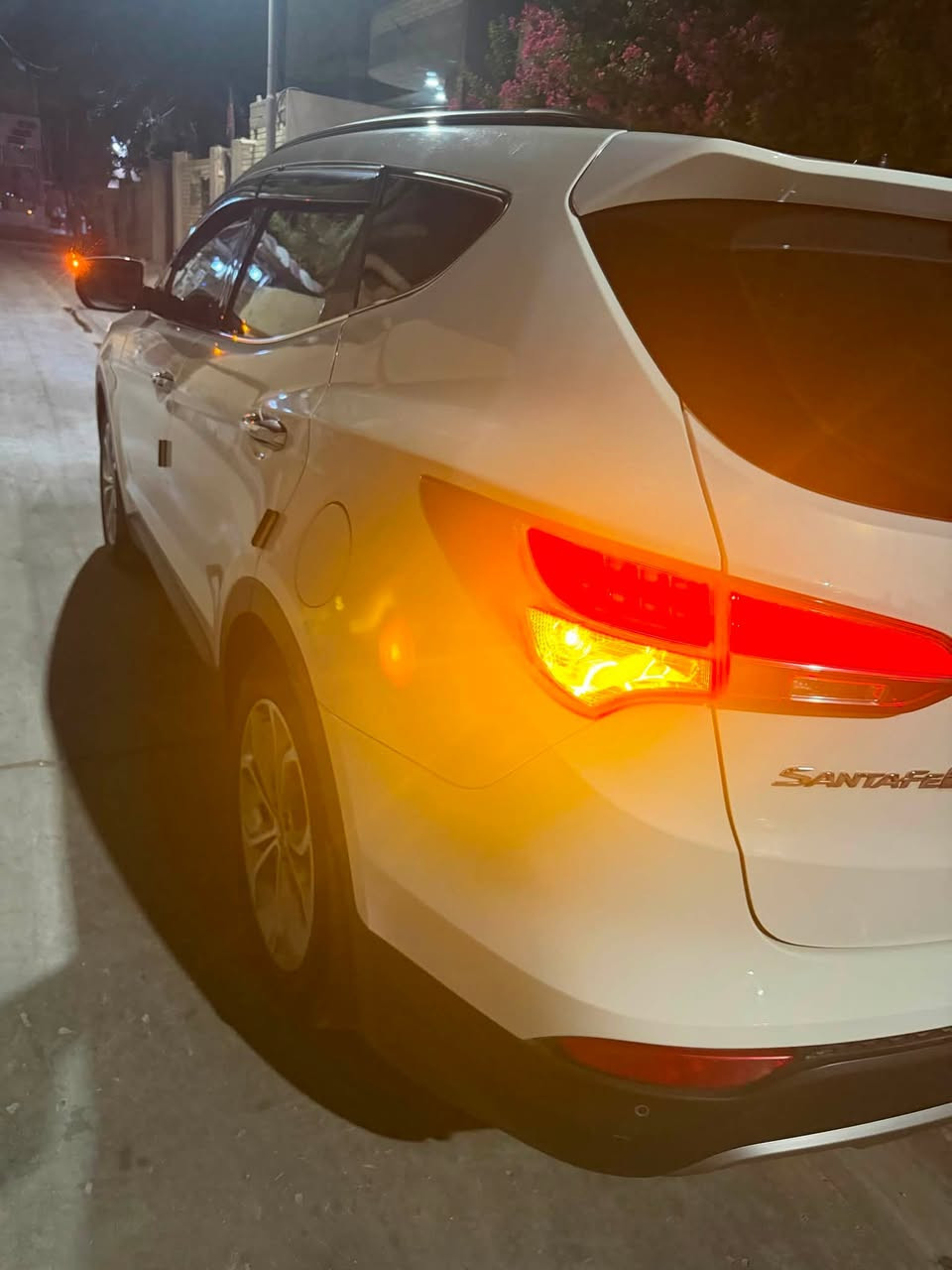 ..
✅هونداي-سنتافي. ✅

         ✅-Hyundai-Santafe-2013- 6V✅

             🚫خليجي مكفوله كفاله عامه🚫

               فول موصفات 1/1  للمتد 6V

....................................................................................

⛔موصفات⛔

1.موديل 2016

2.لون أبيض ثلجي

1. محرك 3300 دوش V6 ..( ٦سلندر )

4.بصمه تشغيل ( بصمه عدد 2 شركه )

5.بصمه ابواب +بصمه صندوق

6.سقف بانروما 

7.هاند بيرك بصمه 

1. أوتو هولد 

10.كشنات سايق +سكن كهربائي  

1. كامره خلفيه بلاديه

12.حساس خلفي

13.فول تحكم سترين

1. مثبت سرعه

2. 3نظمه قياده 

AWD.16 .. فور ويل درايف

17.ثلاجة 

18.تبريد لمس 

1. تبريد مركزي (3قطع تبريد )

20..7 راكب 

21.ويل كروم حجم 19

22.مري شفط

23.أشاير مري  

25.يدات ابواب نيكل

26.دبل اكزوز (دبل صالنصه)

............................................................................. 

🔴سيارة مكفوله كفاله عامه.  شرط الفحص..ادوات سياره ملحاقته كل شركه  🔴  

كير محرك شرط الفحص ..صدر امامي خلفي تايرات كل جديد ..ارضيه كشنات كله مغلف جلد 

🔴محرك  شرط فحص بدون صوت بدون بخار 🔴 

عداد مسافه مقطوعة120 كم

 رقم بغداد باسمي  هزه جديده

للاستفسار

***********
