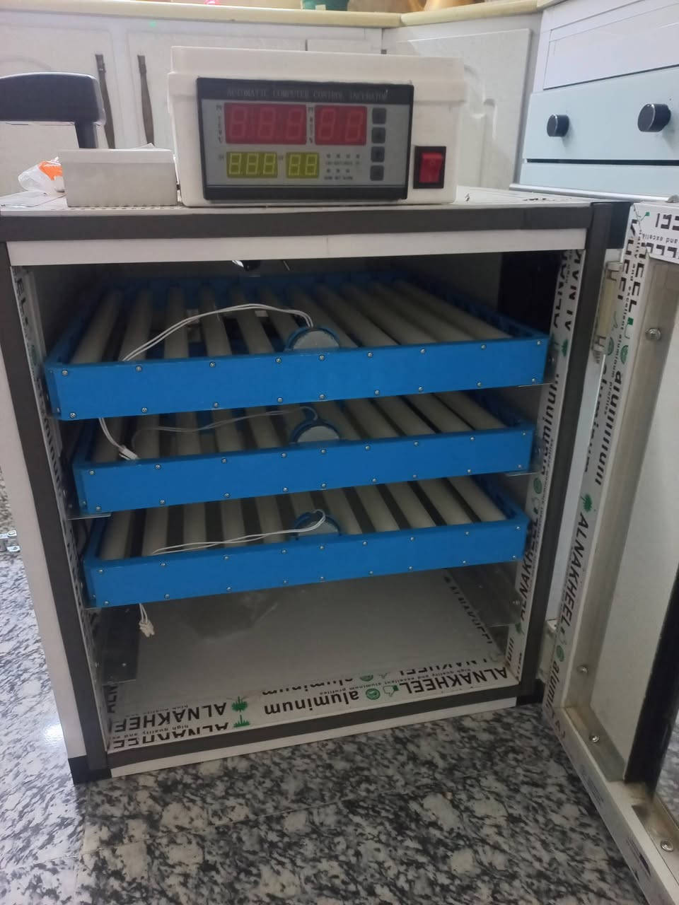 تجهز فقاسات 
تجهيز فقاسة ٣٠٠ بيضة إلى بغداد وديالى والنجف وكربلاء 
تجهيز فقاسة ٢٢٥ بيضة ديالى وبغداد والانبار وسامراء 
مستعد لتصنيع كافة أحجام الفقاسات ويوجد توصيل لجميع المحافظات 
***********
للحجز والسؤال عن الأسعار التواصل عبر الخاص او الاتصال ويوجد واتساب
