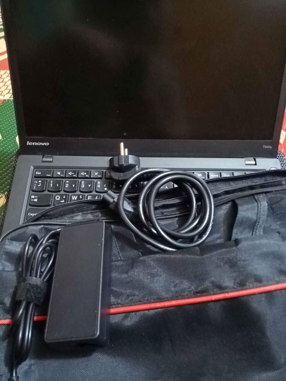 لابتوب Lenovo 
مواصفات الجهاز 
الرام 8GB
كارت الشاشه 2GB داخلي
الهارد SSD128
كور 5
جيل الرابع عمارة, ميسان

نص مكتوب في الصور:
- Your PC is monitored and protected. See details in Windows Security Device specifications Device name DESKTOP-T55NV07 Processor Intel(R) Core(TM) i5-4210U CPU @ 1.70GHz 2.40 GHz Installed RAM 8.00 GB (7.90 GB usable) Device ID 1AA0E8A1-05C9-472F-9BC0-E8B93BED0849 Product ID 00331-10000-00001-AA846 System type 64-bit operating system, x64-based processor Pen and touch No pen or touch input is available for this display Copy Rename this PC Windows specifications Edition Windows 10 Pro Version 21H2 Installed on 3/31/2023 OS build 19044.2728 Experience Windows Feature Experience Pack 120.2212.4190.0 Copy Change product key or upgrade your edition of Windows Read the Microsoft Services Agreement that applies to our services