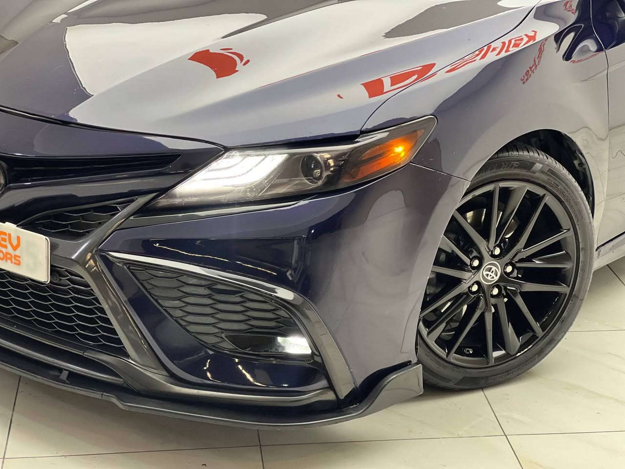 Toyota Camry 2021
تويوتا كامري ٢٠٢١
 مواصفات XSE فول مواصفات لون نيلي  

مكينة ٤سلندر حجم٢.٥لتر 
ماشية 95,000 ميل و بحالة ممتازة 

السيارة صفحة السكن و السقف مو صبغ الباقي صبغ بدون دواخل بدون ايرباك کلش حلوة و مرتبة ما بيها مصرف 

السیارة مرقمة رقم دهوک الدولي شرط التحویل
مكفولة من كير و محرك و كهربائيات

علیها ١،٢٠٠،٠٠٠ غرامات تنزل من السعر 😍

و ب سعر بلااااش (148$) ورقة و بيها مجال بسيط

مكان السيارة

دهوك -معرض ارشف R-Shev
رقم51 من معارض التيرمينال 

***********
*********** دهوك, العراق
