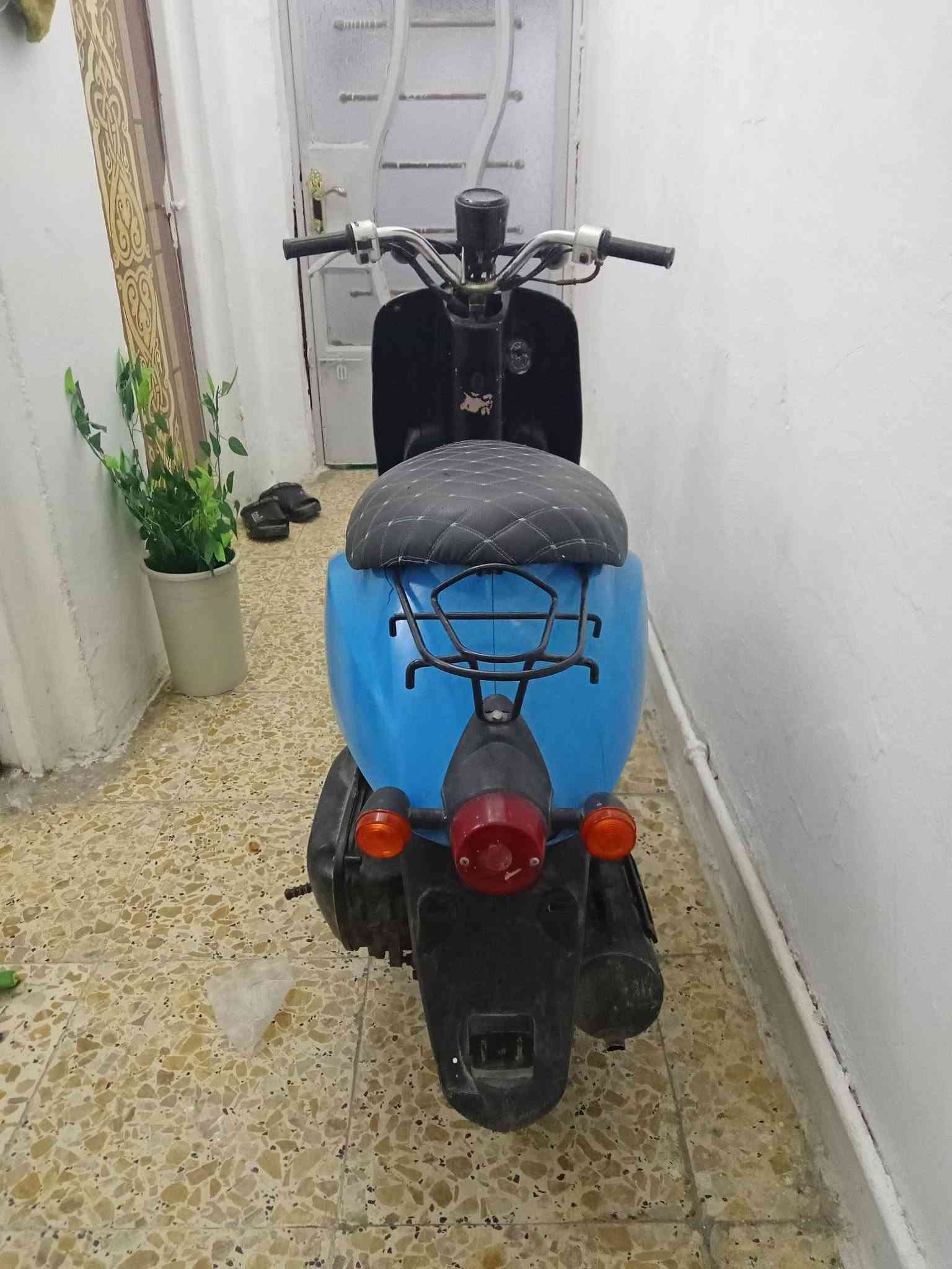 لبيع دراجه مكينه بلاديه جديد السعر 300بغداد الحريه
