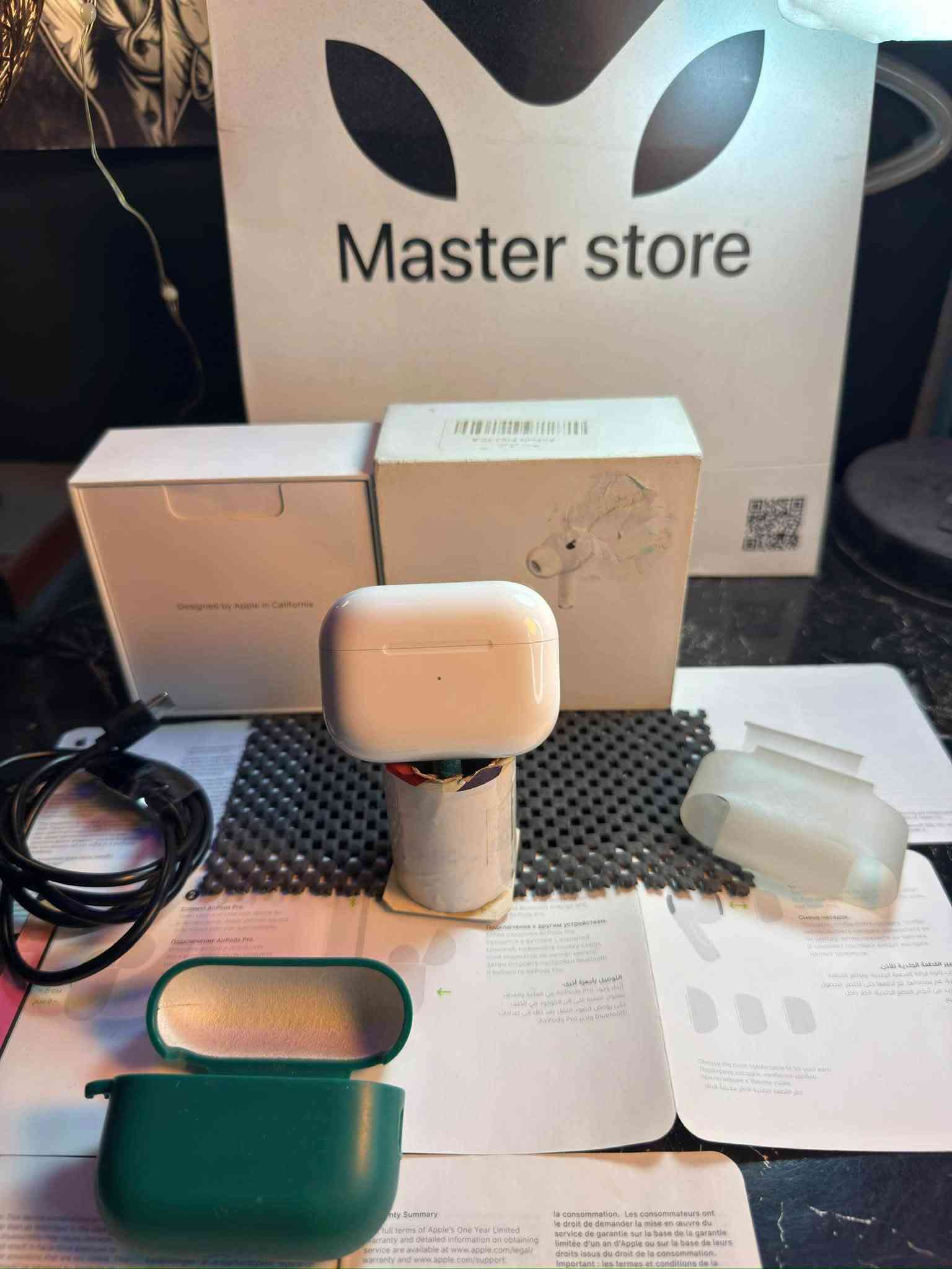 ايربودز برو 2 (( تايب سي )) 
apple air pods gn2 type-C 💎
سماعة اصلية ✅ شرط الفحص 
شرق اوسط 🇦🇪 تايب سي 
كاملة وياهة كارتونة و كيبل و حافظة 
نظافة 100‎%‎ 🫧
مستخدمة قليل جداً 
(( 185 الف 🔥 ))  بيهة مجال قليل 
بغداد - الدورة 
***********  
***********  (( واتساب فقط )) ✅
