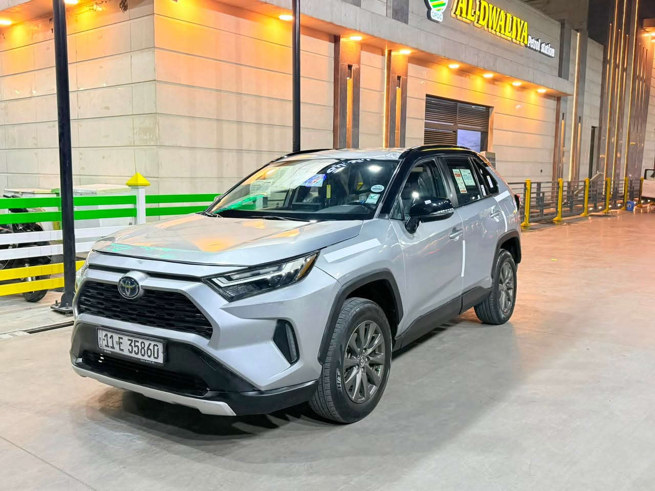 سلام عليكم بيع سريع مال واحد يريد يبيع  سعر ب119ورقه وبيه مجال حك الجيه والعمله 
تويوتا RAV4 السياره 2022 
فول الفول عدى الفتحه السياره ثلاث انضمه بانزين 
السياره كفاله الكير والمحرك 
السياره كفاله الصدر والتبريد 
السياره تخم تاير جديد 
ورقم بغداد الإنكليزي الجديد باسمي شخصياً 
السياره جاهزه من كول النواحي 
السياره جديده كلش 
ومابيه نقص ابد 
السياره دوشمه كشنات  ويعني مابيه نقص ابد السياره كامله مكمله السياره بيه صبغ 6 قطع والسونار بلمنشور  
السياره جديده كلش. وفول على البصمه  
السياره مكانه بغداد المشتل 
وسعره ب119 وبيه مجال حك الجيه والعمله 
*********** اخوكم مؤمل حسين
