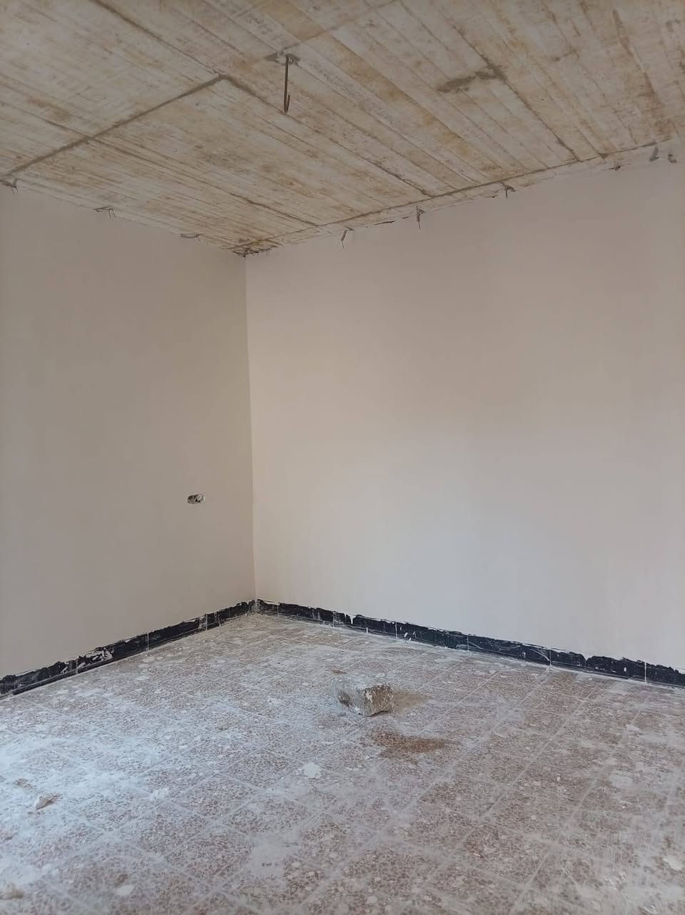 🏠 تريد لباخ مرتبة وشغل يفتح النفس؟
لا تتعب وتدور... إحنا أهل الشغل الأصولي. 👷‍♂️

🔹 لباخ داخلية وخارجية
🔹 تسوية الجدران والأسقف بدقة عالية
🔹 شغل نظيف، سريع، وبأسعار تناسب الجميع
🔹 الالتزام بالموعد والجودة مضمونة

📸 الصورة من أحد أعمالنا، والحكم إلكم.

إذا عندك بيت جديد، محل، أو تريد ترميم، راسلنا على الخاص أو اتصل على:

📞 (رقمك هنا)***********

خلك مطمئن... شغلك بأيد أمينة، والنتيجة تبيض الوجه. 🤝
