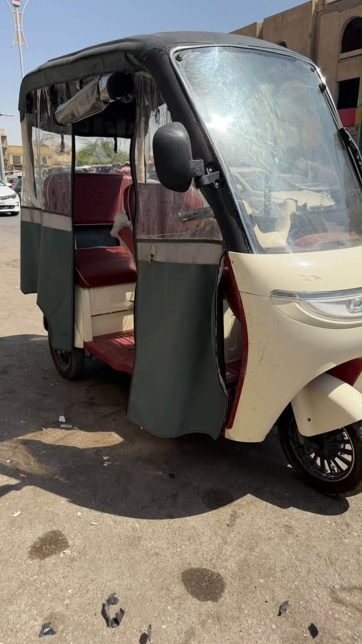 سلام عليكم دراجه شحن للبيع كلش جديده وأحله من صور سعر 1600عنوانً ناصريه مركز ***********الستفسار
