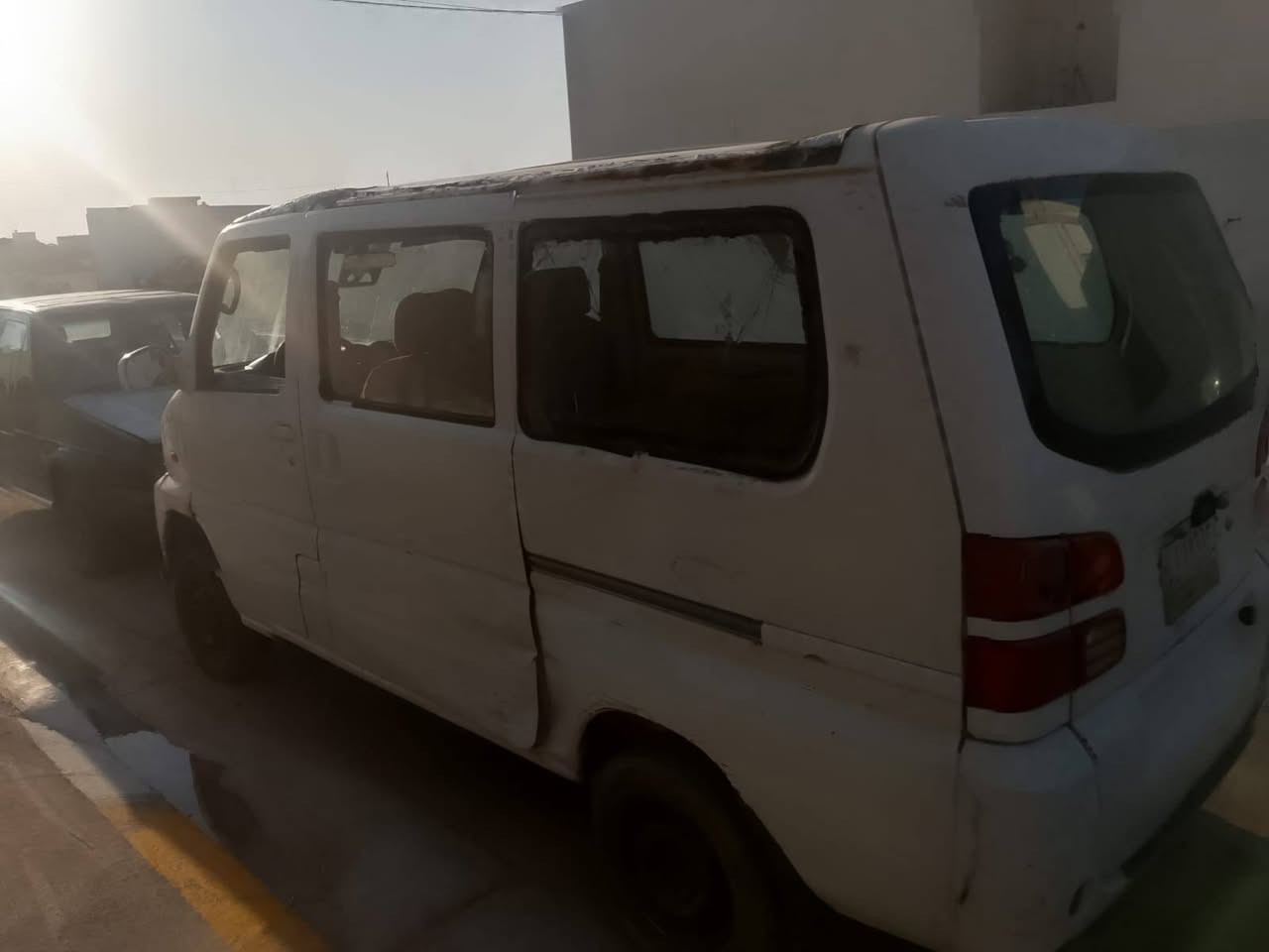 السلام عليكم للبيع (موديل ٢٠٠٨ رقم ديالى الماني سنويه ساقطه وراعيها موجود ببو غريب محرك مسيوبوشي ياباني كير عادي السعر ٢٠ وبيها مجال قليل ***********
