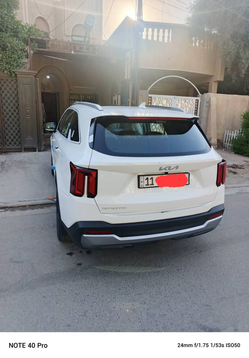 السلام عليكم
سورنتو ٢٠٢٥ خليجي 
رقم بغداد باسمي 
فول مواصفات 
ستة سلندر ٣٥٠٠
بنراما 
كشنات جلد كهرباء  + تدفئة وتبريد بلكشنات
حساسات امامي وخلفي 
كامرتين خلفي وكامرة بلمراية 
كير ماوس 
هند بريك بصمة 
شاشة كبيرة متصل ابل كار بلي 
صندوك كهرباء 
وبعد هواية مواصفات 
ماشية  ٤٨
السيارة مكفولة كفالة عامة 
فقط بارد بلبنيد صغير
مكان السيارة بغداد 
السعر ٣٠٨ وبيها مجال 
للستفسار الاتصال على الرقم ***********
