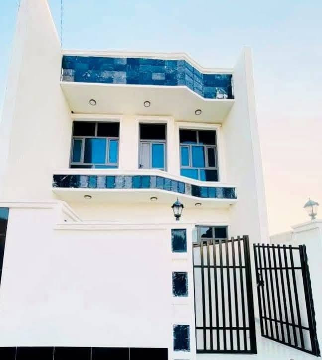 السلام عليكم
75 مليون 
دار للبيع جديده دور الزراعه الثالثه فرع الجامع المساحه 106 متر  الدار جديده طابقين ثلاث غرف نوم نظيف وموضح بالصور والفيديو
الاستفسار على الرقم على التعليقات ما ارد
***********
