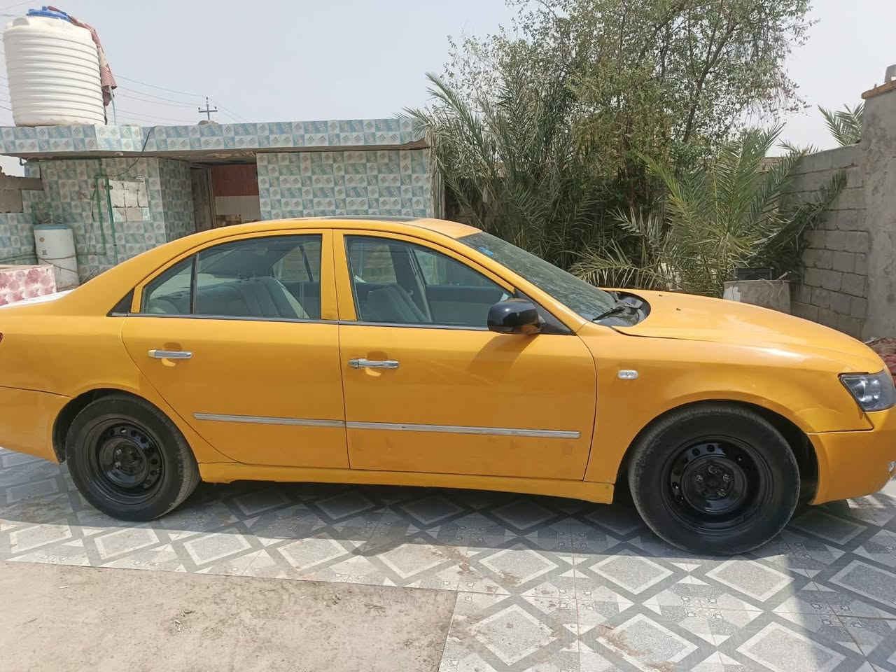 السلام عليكم للبيع سوناته مديل 6 سياره كفاله من الضربه بيه جاملق بدل بدون داخل تبريد شغال رقم دولي بغداد سنويه جديده السعر 68 وبيه مجال استفسار ***********
