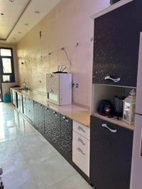 كاونتر ارضي تقريبا ٧ متر مع سنك سعره ٧٥٠ بغداد البلديات 07705064528