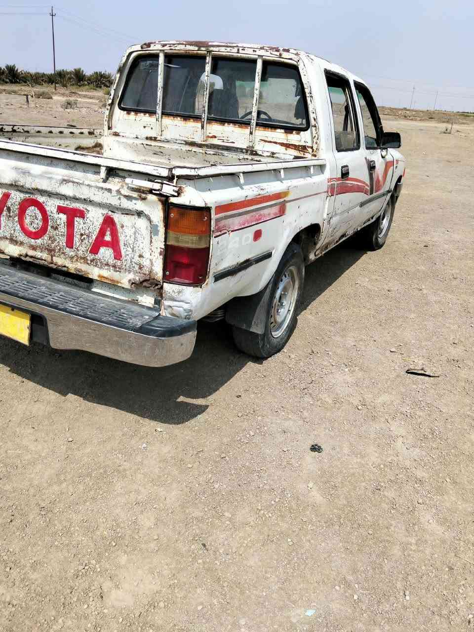 بيكم تيوتا 91  سياره جاهزه بلاديه مكينه وكير جاهز بدون تحويل رقم صداني سعره 28 وبيه مجال***********
