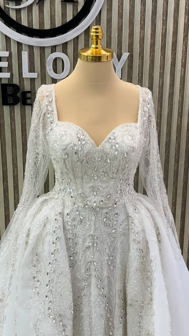 كل ماهوة جديد ومميز ❤️‍🔥
تم وصول بضاعة جديدة ✨
تصميم يخطف الانضار من اول لحظة وتفاصيله مصممة للعروس الي تحب الفخامة والرقي بكل ضهورها 👰🏼‍♀️
متوفر للحجز ***********
عنوانا بغداد حي الجامعة شارع الربيع قرب نفق الشرطة مجاور لقمة مقابيل مرطبات المنار 
فرعنا الثاني صالون وازياء سنتر الحلم الابيض للعرائس 
عنوان بغداد مدينه الصدر سوق الكيارة قرب مدرسة تبوك 
الاستفسار ***********
