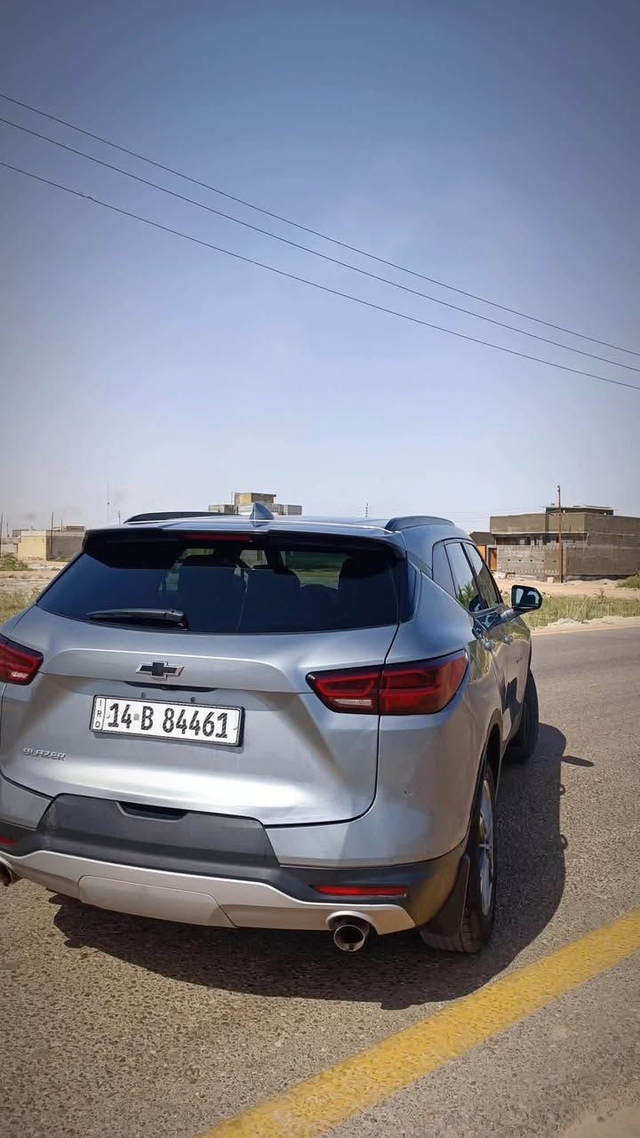 بلايزر 2024 Lt2  محرك 2000 تيربو ضربه خفيفه بارد فقط بالجاملق الخلفي الايمن والايرباكات الجانبيه شاشه كبير لمس كار بلي بصمه تشغيل بصمه ابواب اربعه تشغيل عن بعد النقطه العمياء جنطه كهرباء كشن السايق كهرباء تبريد مكينه كله شغال برغي مامبدل بيهه سياره جديده ماشيه 41000 كيلو متر بأسمي السياره تحويل ثاني يوم سعرها 205 ورقه العنوان البصره الهارثه سيد سامي ***********
