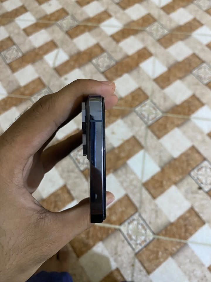 سلام عليكم 13برو ماكس شرق اوسط 256
بطاريه 70بلاديه
فيس ايدي شغال 
مبدل شاشه تلث خيارات
كامراته شغاله بس 0.5 واكف
الجهاز كلش كلش نضيف تجي وتشوف كدام عينك 
السعر 525 وبيه مجال بسيط
*********** واتساب
