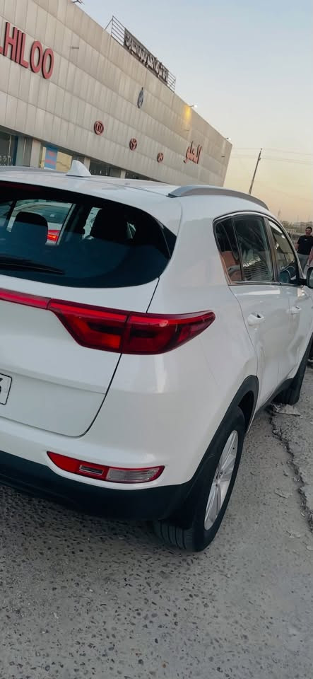 سبورتج 2019 امريكي سياره حادثها بنيد فقط خير من الله ماشيه 69 الف مايل سياره مناقصها اي شي حادثها بدون دواخل شرط 
رقم بغداد 
سعر السياره 110  
ممتواجد
 عل فيس 
***********
