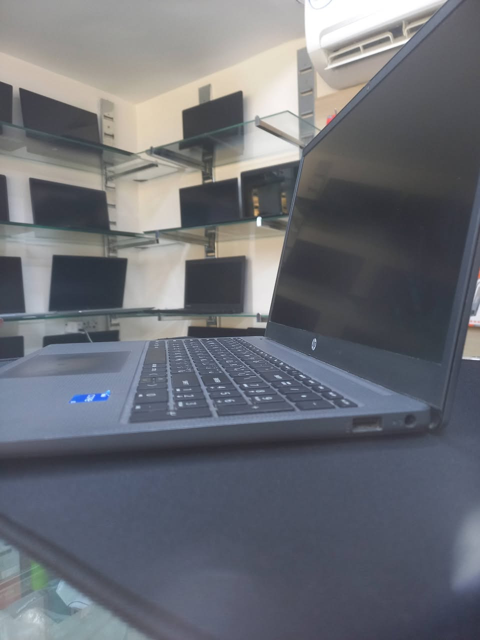 HP G10 مستعمل
ci5 1355 u
RAM 16g
SSD 512
SCREEN 15.6

السعر: 450,000
متوفر توصيل جميع محافظات العراق🇮🇶

📞 مبيعات:
📱 ***********
📱 ***********
📱 ***********

🛠 الصيانة:
📱 ***********

📩 للاستفسار أو الحجز يرجى مراسلتنا على الخاص
📍 يتوفر توصيل

— نور السما —

#لابتوب #لابتوبات #شارع_الصناعة #راوترات #سوق #انترنيت #الكترونيات #ضمان #سرعة #العاب #قوي #موديلات #جيمنج #لاعبين_العراق #محتوى #حاسبات #مكتبي #طلاب #مدرسين #مهندسين #الرياضة_الالكترونية #ابطال #نور_السما #مكتب_نور_السما_للحاسبات #شارع_الصناعة_للحاسبات #بغداد #العراق #واي_فاي #كامرات #سماعات
