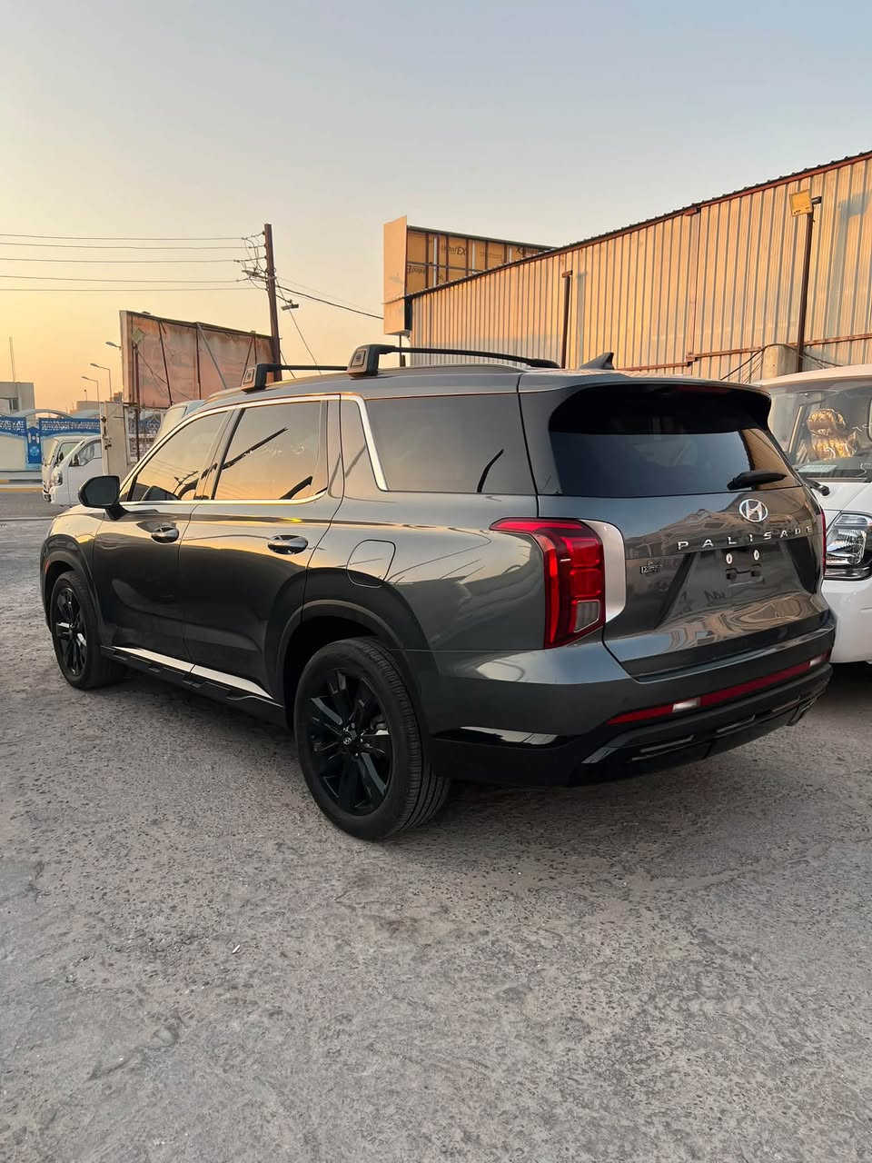 هونداي بلسايد 2024 XRT شهداء بصرة
السيارة فول جلد وفتحة سبلرات على سقف 
رقم الشاصي 

KM8R34GE5RU802004

بنيد تبديل وجاملغ بارد واضح بالصور 
كشنات تدفئة وكهربائيه
كراسي منفصل vip 
رادارات 
نقط عمياء 
حساسات امامي وخلفي 
ماشية 20 الف ميل جديده السيارة 
السعر 275$ 
عنوان البصرة
للتواصل ***********
