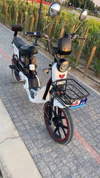 دراجة شحن • ٥ بطاريات • بريك خلفي يحتاج تبديل