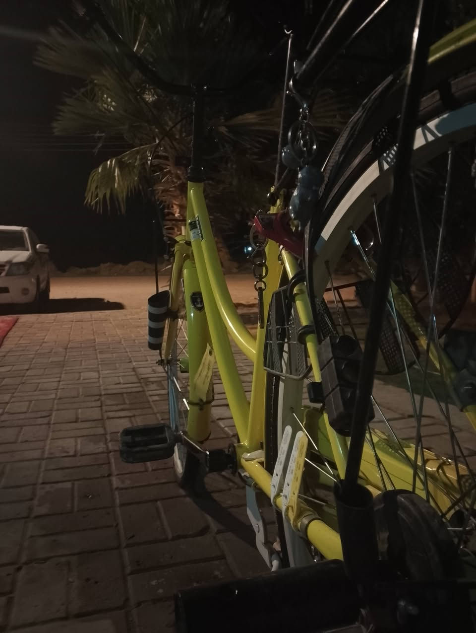 سلام عليكم شباب باسكل للبيع باسكل نضيف نضافه شوفه عينك حجم 26 موديل 2022 السعر 150وبي مجال قليل حسب الجيه 
الاستفسار انتصال ***********

