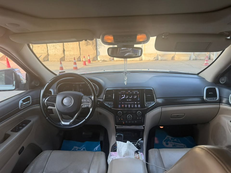 السلام عليكم جيب كراند شيروكي امريكي2020

المواصفات : لون ابيض بنوراما حساسات خلفي امامي 

كشنات جلد كهربائيه تدفئه تبريد تحكمات ستيرن فور ويل 

ماشية 106
صور الحادث مرفقة بالمنشور

‼️السعر  ‼️200 ورقه 

📍مكان السياره بغداد

📞رقم صاحب السيارة

***********
