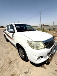 هايلوكس بيكب • ٢٠١٢ • بدون صبغ
