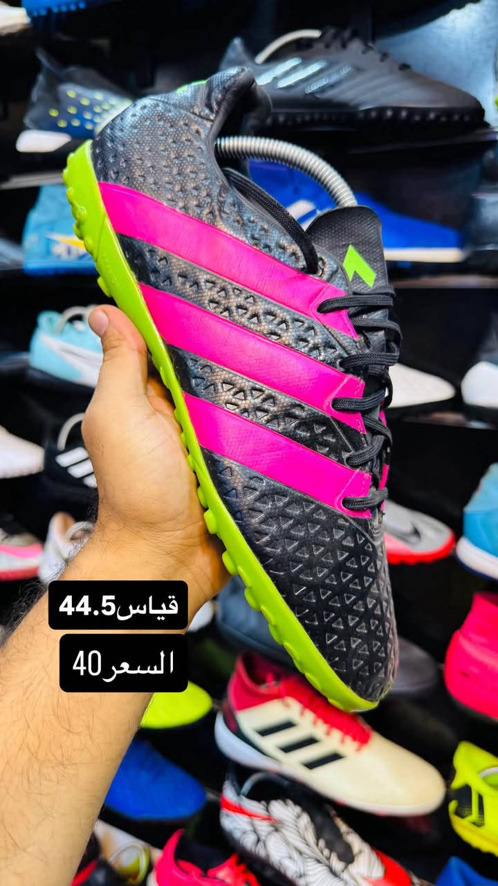 السلام عليكم 🫡 

احذية تارتان بالة اوربي اصلي مستخدم 

كل التفاصيل موضحة في الصورة 

الاسعار اسعار تصفية وثابتة 🔒

خدمة توصيل 🚚 لكل محافظات العراق 🇮🇶 متوفرة 

العنوان/كوت -شارع الشيشان قيصريه البالة عمارة التجهيزات الرياضية 

هـ/***********
