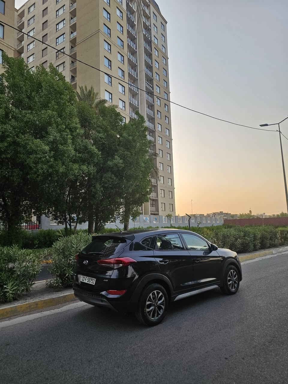 سلام عليكم
لبيع توسان موديل 2018 

السياره وارد كندي بيها بس الجاملغ الامامي الايسر  و ربع الباب الامامي الايسر 

و بيه بارد بل جاملق الخلفي الايسر 

باقي السياره مكفوله كفاله عامه من كلشي رقم الشاصي والسونار مرفق مع الصور

رقم السياره أربيل بسمي كوردي تريد تحويل  تريد وكاله 
 

مكينه و كير و تبريد  كله جديد 
السعر 130 ورقه او مراوس حسب القناعه
العنون بغداد حي العامل 

لاستفسار ***********

