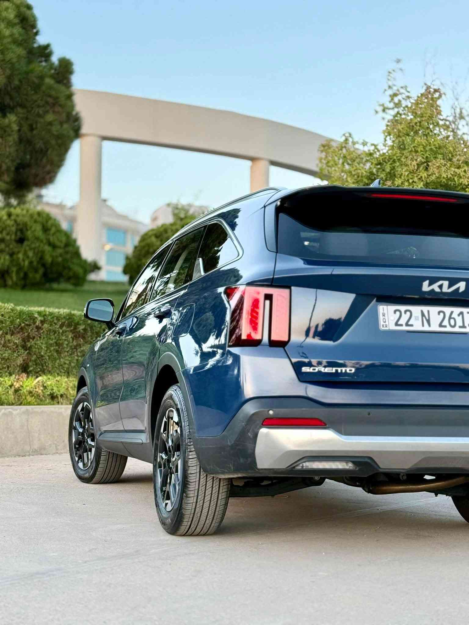 🚘 للبيع | كيا سورينتو S 2024

Kia sorento S 2024
🔹 اللون: أزرق
🔹 الممشى: 25 الف ميل 
🔹 المحرك: 2500 cc 

⭐ المواصفات:

✔️ بانوراما
✔️ داخل جلد أبيض
✔️ أضواء زينون
✔️ بصمة أبواب + تشغيل بصمة
✔️ تشغيل عن بُعد
✔️ شاشة كبيرة مع Apple CarPlay
✔️ كاميرات + حساسات أمامي وخلفي + رادارات
✔️كراسي كهرباء وتدفئة
✔️ أوضاع قيادة ECO / NORMAL / SPORT
✔️ والعديد من الإضافات الأخرى

🔧 حالة السيارة:

✅ بدون صبغ 
✅ بدون أيرباك — جميع الأيرباكات أصلية ولم تفتح

🔑 رقم الشاصي:

5XYRL4JC6RG281615

💰 السعر:
25500$
💬 قابل للتفاوض بعد المعاينة

🔢 الترقيم:
السيارة رقم اربيل (ترقيم جديد فحص وهزه وسنويه لغايه 2030)

📍 الموقع: أربيل
📞 ***********
واتساب / اتصال / فايبر
