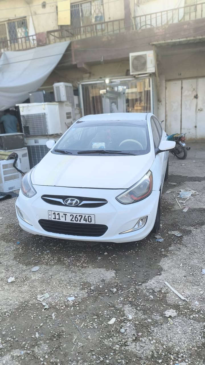 سلام عليكم  حبايبي هونداي اكسنت  امريكي  سياره الف و600 ضرر بنيد وجاملغ بي بارد بدون صبغ أما باقي لسياره كفاله عامه كير مكينه جديده مكاني بابل شراي يتصل***********
