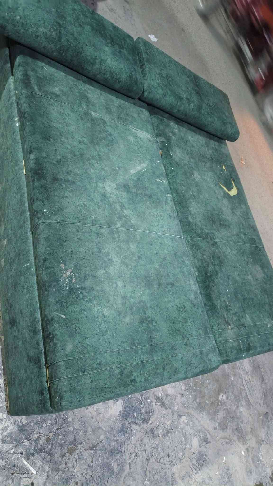 كاونترات عدد ثنين البيض سعر ب١٥٠ مكاني جكوك
كاونتر الأحمر سعر ١٢٥    
هاي صير جربايه وصير قنفات ومخزن مال غراض  سعر ١٢٥
رقم تواصل ***********
