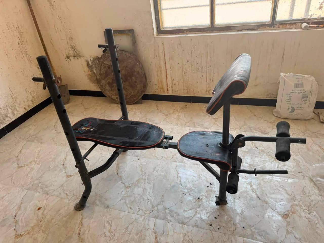 مصطبه حديد ٣ اوضاع و ساعد وقدم + حقيبة اوزان ٥٥ كيلو ودمبلص وشفت عدل ومائل
السعر كلهن ب٢٠٠
المصطبة ب ٧٠
الحقيبة ب ١٣٠
مكان ناصريه مركز 
***********
