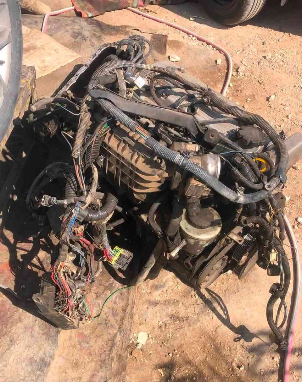 للبيع مكينه بانده شرط الشغل
المكينه تاخذها شرط الشغل 
العنوان بغداد رحمانية الشعله 
للاستفسار *********** يتوفر واتساب 

يتوفر عندي ادوات سياره بانده
