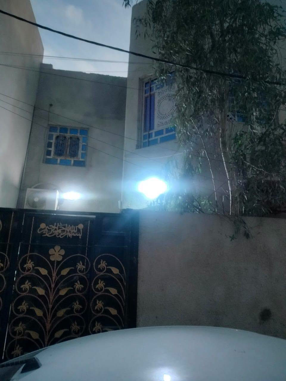 اللهم صل على محمد وآل محمد 
المحافظه ذي قار 
الحي منطقة الثوره. مربع أسواق العائله
نوع العقار طابوا أسهم 
المساحه طابقيين
للبيع 
مراسلة التلفون واتس ***********
سيد علي الياسري للعقار 
والله الموفق
