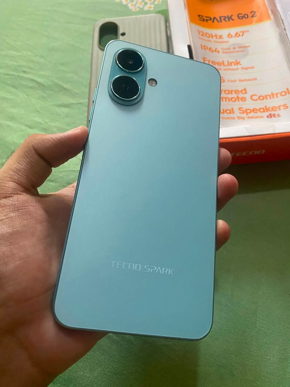 Tecno Spark Go 2
ذاكرة 128 حال الجديد سعر 130 قفل بغداد *********** متوفر توصيل
