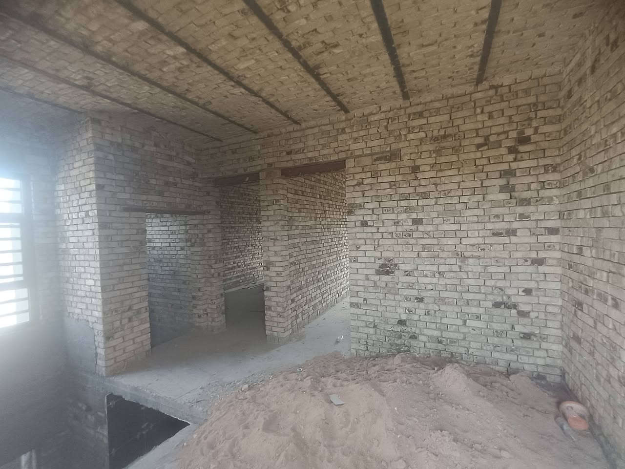 طابقين • ٤ غرف • أرضية وبياض