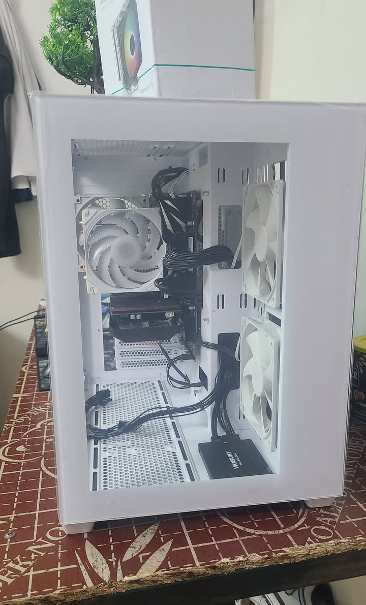 السلام عليكم 🤍
وصلت التجميعة القنبلة 🔥🍓💯

I5 10400F 4.3GHZ ⚡️ New
6Cores / 12Thread

Cooler White Mass 120ML RGB New
مبرد أبيض 🤍

M.B B460M MSI A-Pro New
بورد B ممتاز ♥️

RAM 16GB DDR4 2666MHZ (8×2) Like New

GPU : GTX 1060 6GB PNY 2FANS Like New
كرت نفيديا أدائه كلش حلوو ✨️♥️💯

Storage : SSD 240GB New 
+HDD 320GB WD Blue New

PSU 550W FSP HV Pro New
بور ممتاز براند راقي 🔥
CASE FSP White CMT 380 + 3FAN New
كيس أبيض حلوو تهويته زينة راقي جدآ 🤍
ويسع بوردات ATX

التجميعة تحوي ضمان حقيقي على جميع القطع 🌹

شد وتثبيت ويندوز والعاب بالكامل 💯

السعر : 540 ألف ثابت ويا GTX 1060 6GB

ب500 ألف ويا GTX 1050 TI

شتنتظر تجميعة حلوة لا تفوتك 😁🤍

نجي للقطع : 
Cooler Deepcool AG400 A-RGB New
مبرد غازي من شركة ديب كول الألوان قابلة للتغير و تكدر تختار أي لون تريده ب35 ألف فقط 🌷

رك M.2 NVME الأصلي براند لكسر سرعات عالية يجي تايب سي سعره 20 ألف فقط !

جوستك جديدة G6 رهيبة كلش كير مغناطيسي تشتغل للPC والموبايل والأيفون والبلي 3 والبلي 4 وجهاز النينتيندو سويج والنوت بوك السعر 30 ألف فقط !

مكاني موصل متوفر توصيل لجميع المحافظات ❤️

للتواصل : ***********
