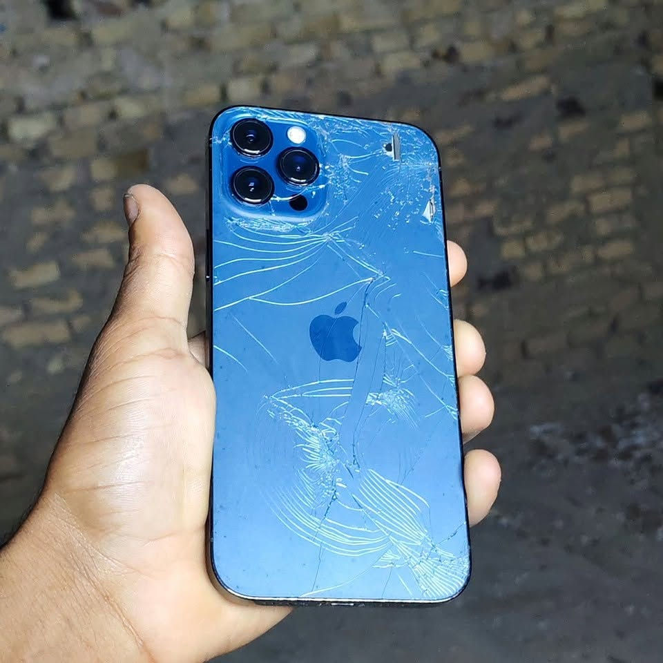 سلام عليكم
ايفون بروماكس شرق وسط AAAجهاز ذاكرة 256بطاريه72جهاز مبدله شاشه تفصيخ يعني مال جهاز ثاني ولكامره لماميه من نكسر ضهر جهاز بعد ما شتغلت جهاز شوفت عينك كلشي بي شغال مجردبس الكامره لماميه ورجااا المو شراي ليراسل مكاني الديوانية  رقم واتساب ***********
