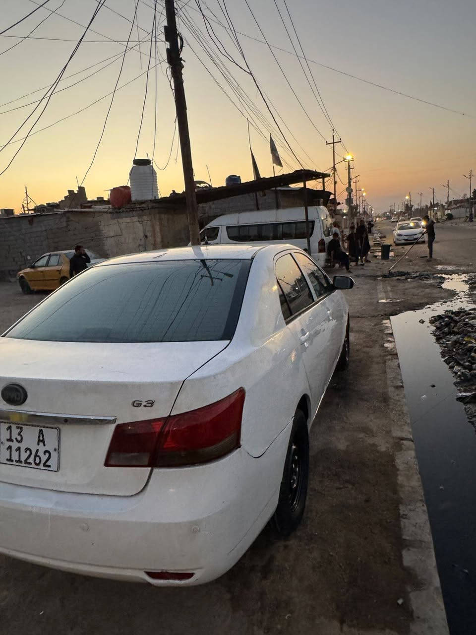 السلام عليكم
BYD g3 2013 موديل
 رقمها عماره رقم انجليزي باسمي تحويل ثاني يوم جير ومكينه وتبريد جدا كفاله البودي يشوف العين ما بيه تبديل سياره فول تنته بشاير بالمري ترحيب اربع بصمات فول عنوان البصره العده مراوس كيا ناصي اراوسه  السعر45 رقم الهاتف***********
