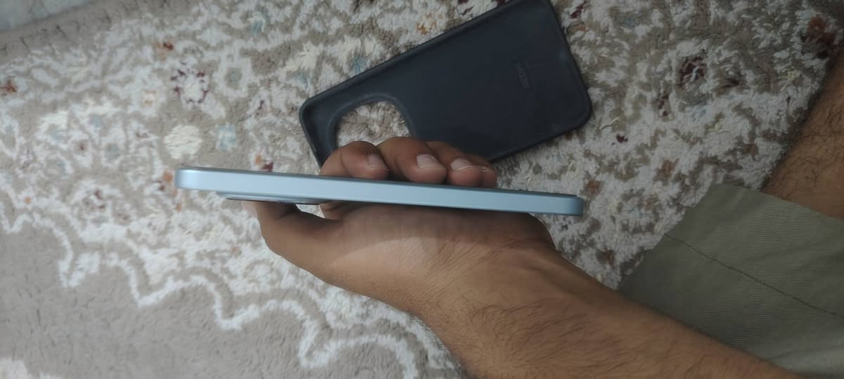 السلام عليكم جهاز ريدمي نوت 15برو فايف جي مستخدم شهرين سعر 400وبي مجال قليل تواصل واتساب او اتصا رقم ***********
