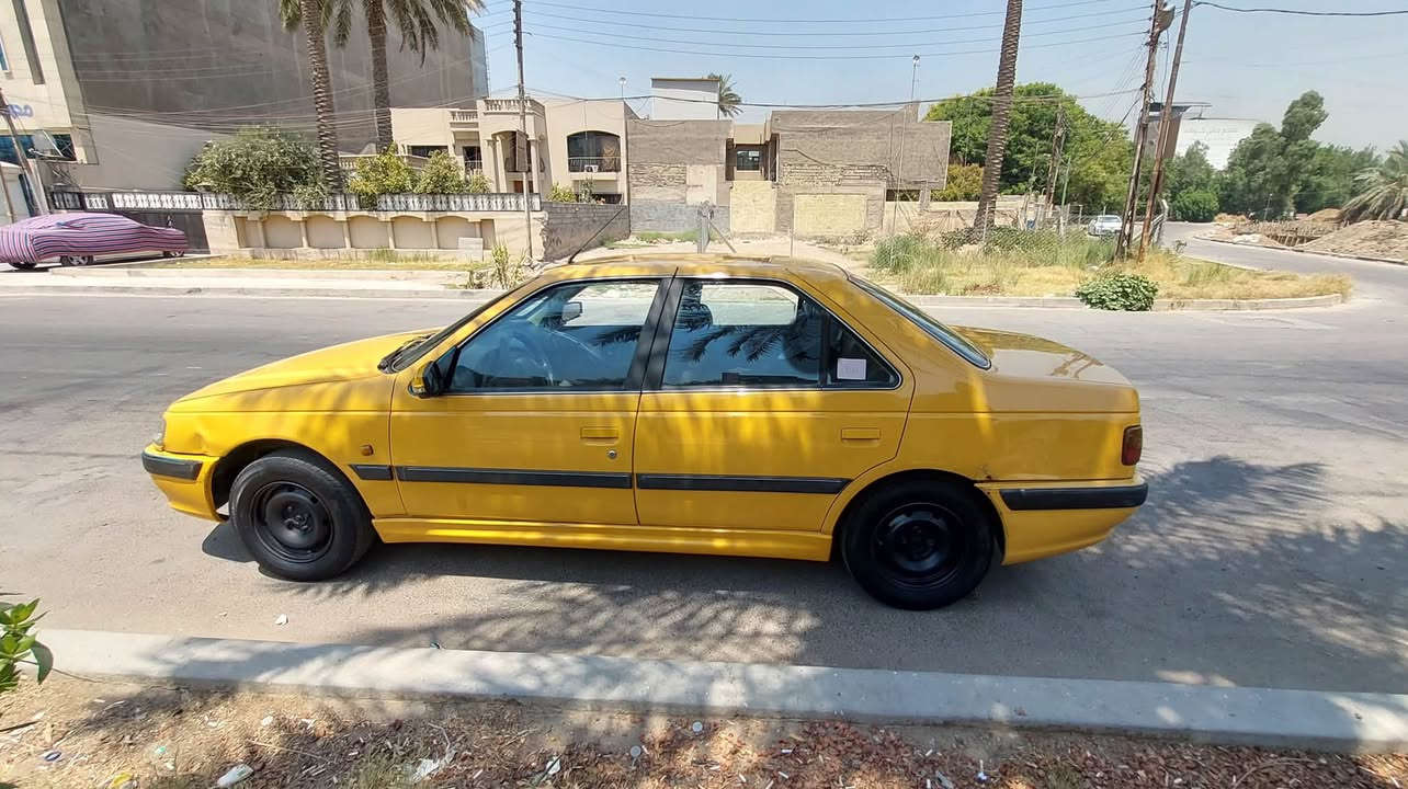بيجو بارس ٢٠١٥
كير ومحرك خير من الله 
كير فرنسي
كشر شوف العين 
بيها طخات بسيطة 
دواخلها حلوة 
رقم بغداد 
باسمي السيارة 
السعر ٤٠ وبيها مجال بسيط
مكاني بغداد الدورة 
للاستفسار   ***********
