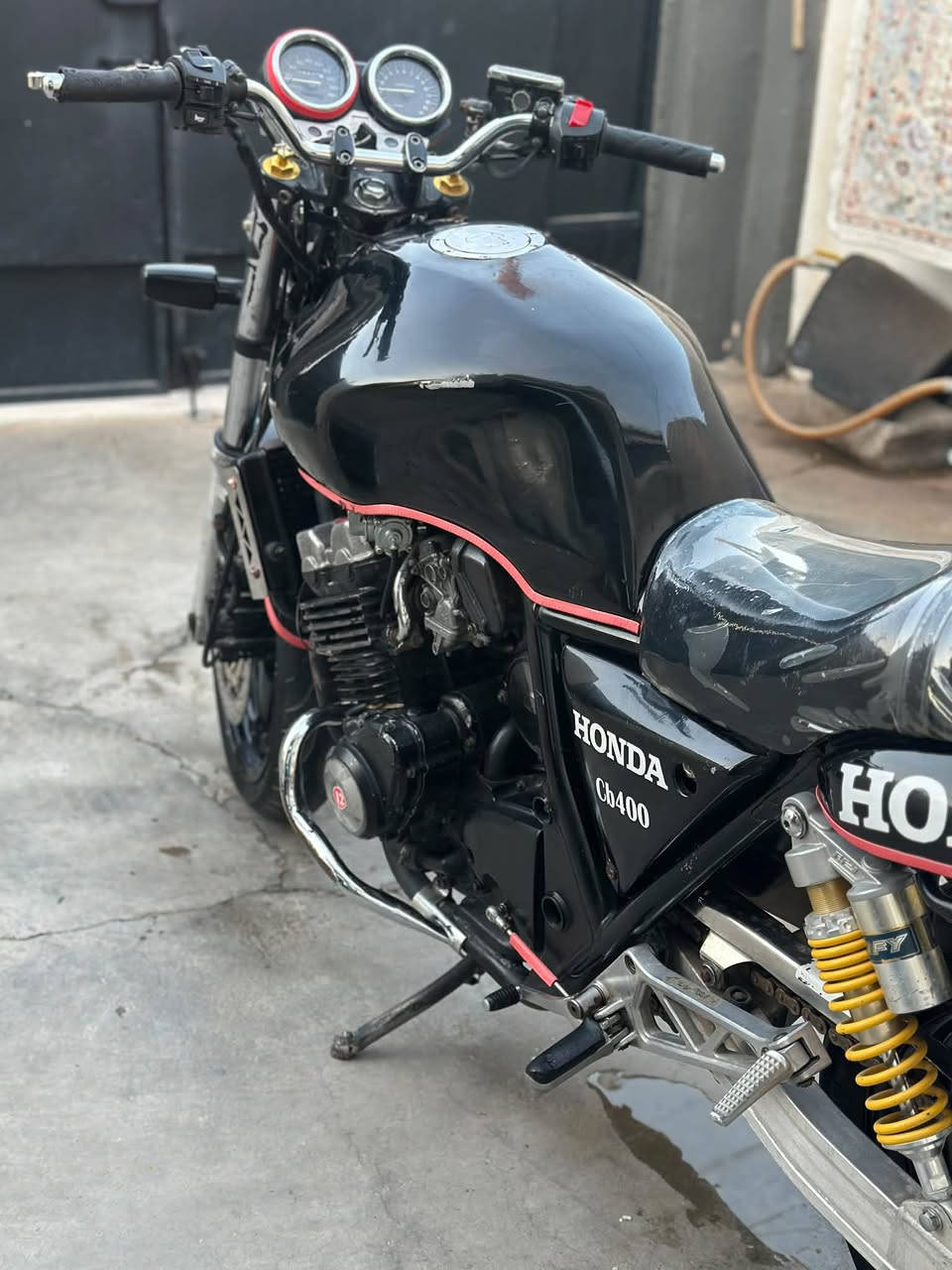 سلام عليكم CB 400✈️🔥 كير محرك شرط ما مفتوح كهربائيات كامل شلعه تخبل🔥
تايرات نضيف دسكات جدد سعر 14$ وبي مجال 

مكاني كركوك ***********
