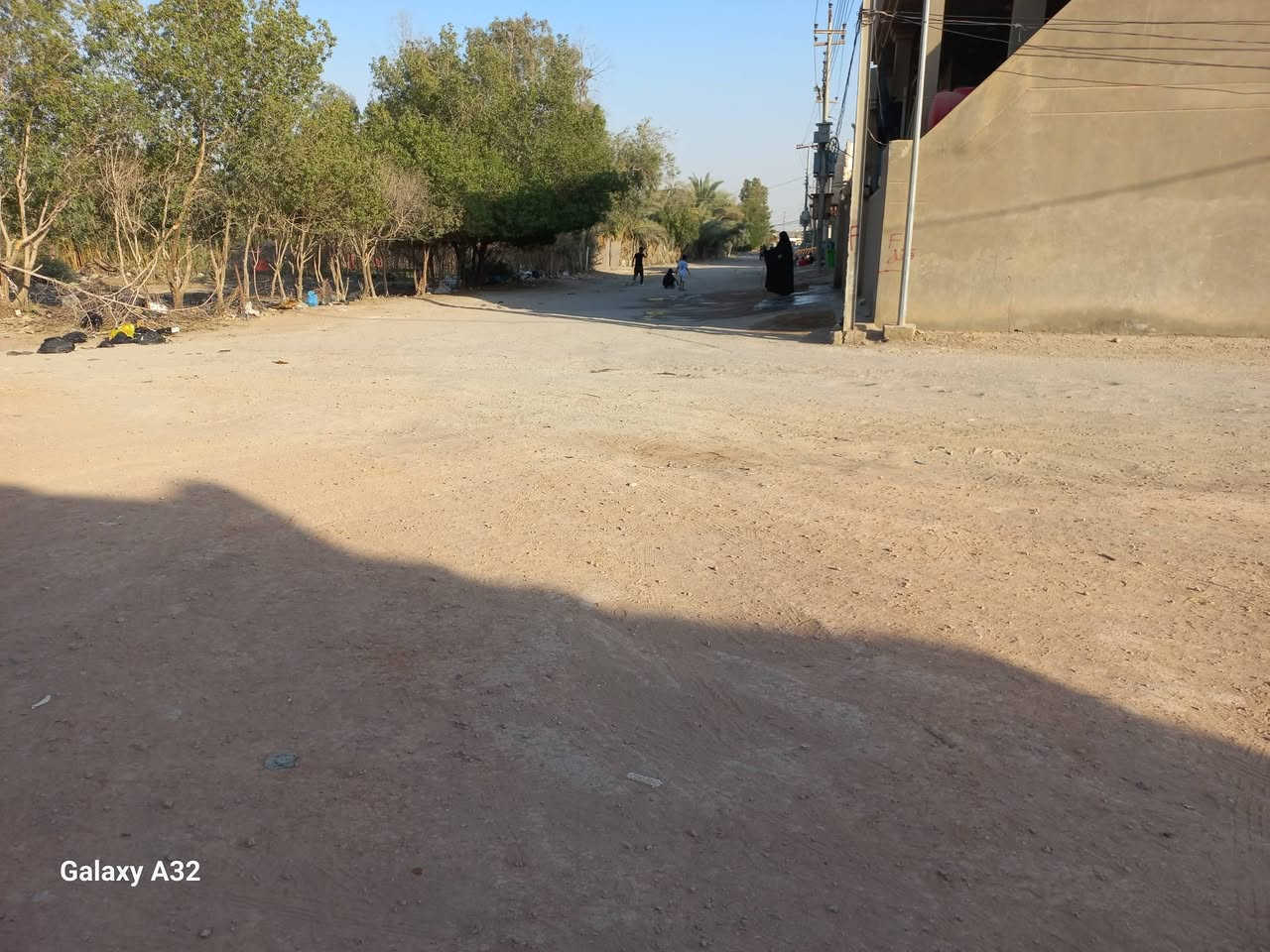 عرصه للبيع طابو صرف مداور ثاني يوم الموقع حي السراي قرب كراج عفك عل شارعين المساحه ١٣٠ م مراوس بيت حسب لتفاق تفاصيل اكثر تصال *********** عرصات ثنين وحده بلقاطع وثانيه حي السراي مراوس بيت او مبياع
