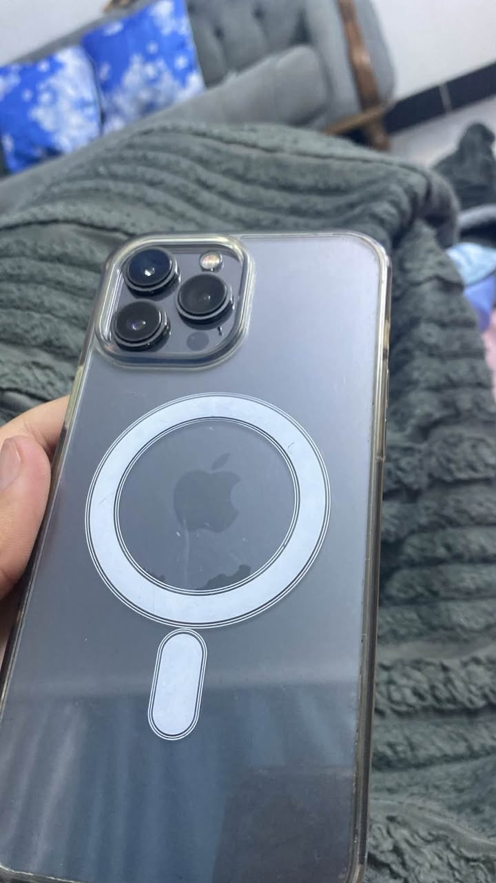 iPhone 13pro max🩶

✨ المواصفات:
• الذاكرة:256GB
• البطارية: 100%
• اللون: رصاصي غامق
• البطاريه : مبدله بسبب جنت حاطه التلفون فقط للالعاب وبدلتها 
• الكاميرات: الكاميرا ×3 متوقفة بسبب تحديث من الشركة، وباقي الكاميرات تعمل

• الجهاز استخدامه مرتب ونظيف مثل ما تشوفون بل صور 

 السعر: ٦٠٠ ألف وبي مجال بسيط

📍 بغداد-بغداد الجديدة
📩 للمراسله -***********-
