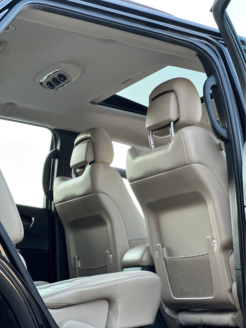 Dodge Durango GT Plus 2020  AWD  ... 3.6liter
سيارة عائلية راقية ٧ راكب

 ملاحضة ⚠️ : سيارة يد واحد من شريكة انطيك بكل ضمانات و بشرط اي فحص يعجبك كفالة عامة 

محرك  : ٦ سلندر تنفس طبيعي ....3.6 liter
قوة حصانية محرك  : 295 حصاتن
تصنيع السيارة  :   وكالة خليجي طلعنا من شركة لحد لان اليد واحد
 ماشي  : ١١٧ الف كيلو متر  
وضع السيارة :  مكفولة كفالة العامة  ...بدون صبغ...بدون رصعة ..بدون تعديل دعامي الي دعامي كفالة علي وضع البيلادي بشرط

مواصفات السيارة  : 
شكل SRT بلادي ....سلايد ....بصمة شغال....داخل بيجي كشنات امامي و خلفي جلد و تدفئة و خزن و كهرباء ... ستنيرن تحكم و تدفئة...شاشة كبيرة تحكم ديجيتال car play و android.... لايت led ... نبريد مركزي ٣ قطع ... نطام قيادة eco + sport .... حساس امامي و خلفي ... كاميرا ..... بصمة ابوب ..... Auto start....گیر اوتوماتيك و عادي ..... padel sheft ....مثبت سرعة .... هوك خلفي 
راديتر كبير مال V8 بلادي وبعد هوايا مواصفات معروفة 

الرقم السيارة : سلیمانیة بأسمي تحويل مباشر 

مكان السيارة : مركز محافظة  السليمانية

سعر مطلوب : ٢٩٣ ورقة مجال السليمانية, العراق
