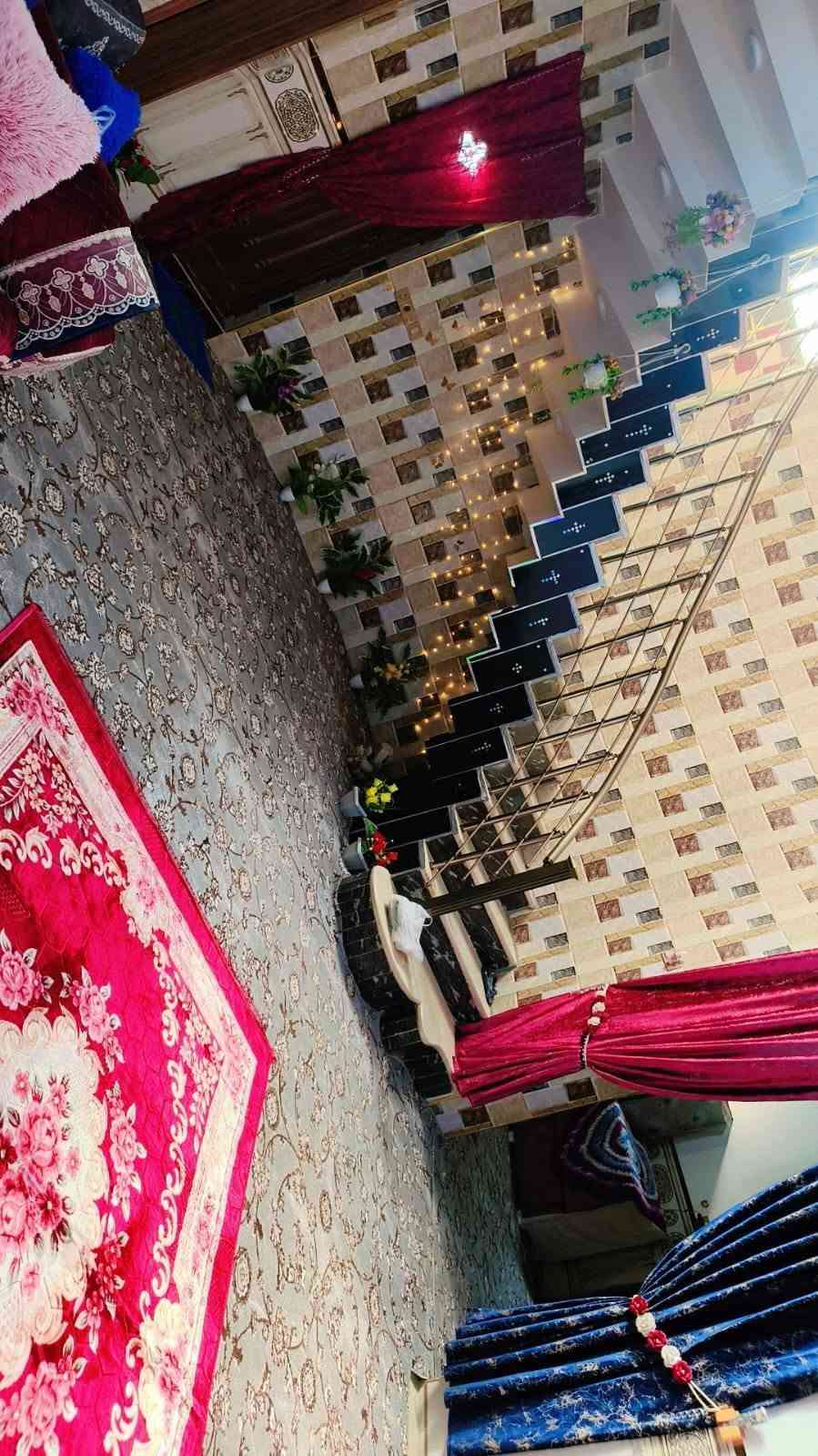كاربت زوليه لون رصاصي مورد بجوزي متكونه من 6قطع اثنين قياسها 4في 5 وثانيه 5ونص ومال غرفه قياسها 4ونص ب 4 ومال مطبخ قياسها 4ونص بأربعه وكو هم 2ونص ب 5ونص شرط درجه اولئ  الي بريدهم يتصل عل رقم ..***********.

نص مكتوب في الصور:
- POCO M8 Pro 5G 2026.10.04 15:28