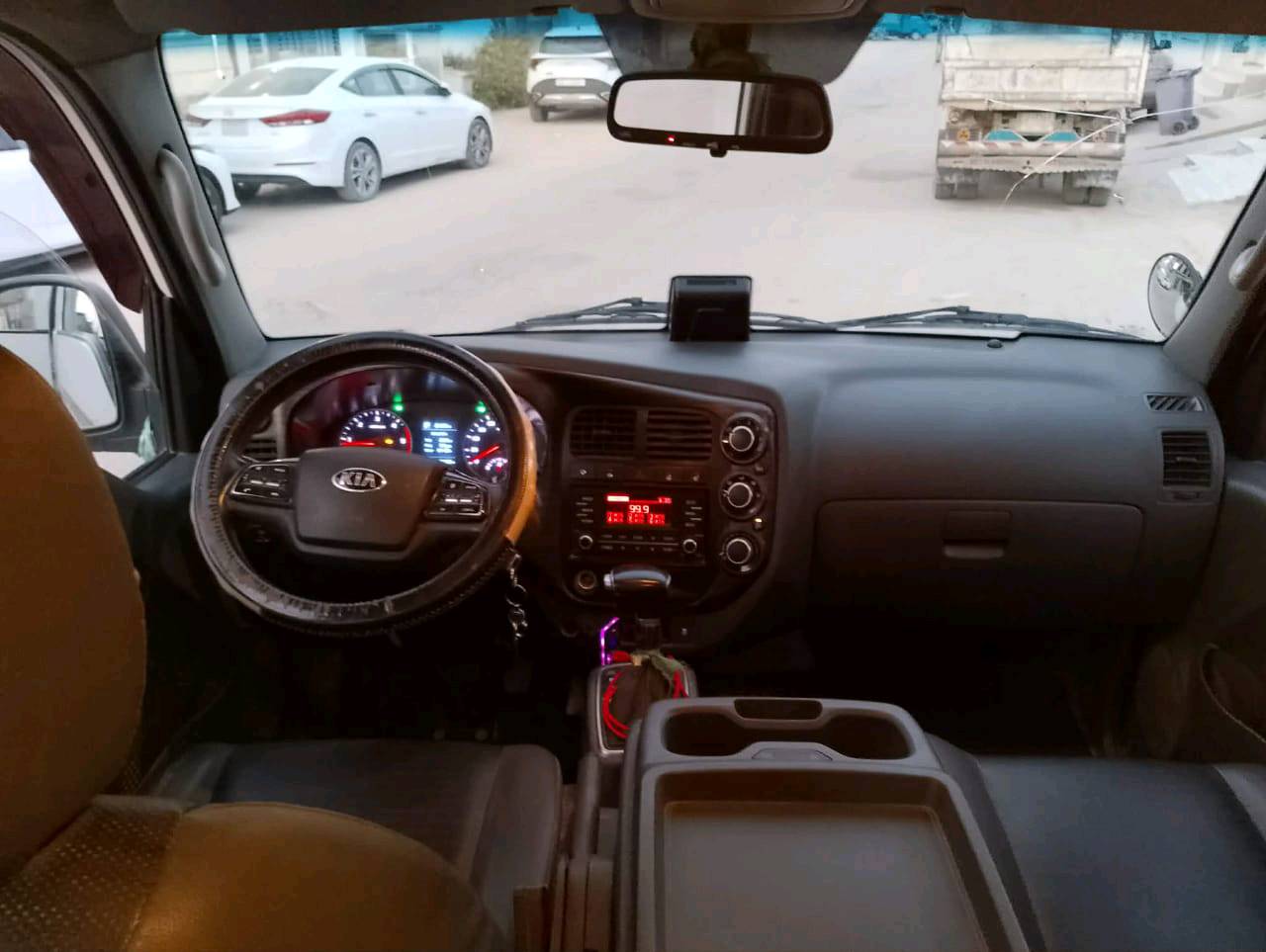 سلام عليكم للبيع كيه بنحو  أوتو 
موديل22 ماشيه 80 ألف 
السعر  170 وبيها مجال قليل  
باقي التفاصيل اتصل 🗣📲📞 علا هاذه الرقم 
***********
وين موقع السيارة هسه؟ وبأي محافظة/منطقة موجودة حتى المشتري يعرف يجي يشوفها؟: 
نجف الأشرف شارع المطحنه
شنو مواصفاتها بالضبط: دبل لو عادي؟ ومكينة/جيرها شغلهم تمام لو أكو أي ملاحظة؟: 
مواصفات فول كير مكينه حداديه كلها جدد 
بيها أي صبغ، سمكرة، صدمة، أو تبديل قطع؟ وإذا أكو شغلات منوّرة بالصور تحب تذكرها بالإعلان؟: 
مابيها اي عيب شرعي
الأوراق كاملة ومفروزة؟ تسجيلها سهل ويصير نقل ملكية لو أكو شي ناقص؟: 
اوراقها كلها كامله مداور يمته ما تريد 
استعمالها شنو كان: حمل خفيف لو شغل يومي؟ وبيها استعداد شغل لو تحتاج صيانة بسيطة؟: 
استعمالها خفيف 