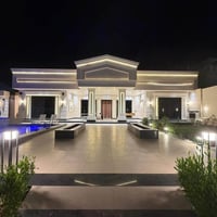 متوفر مزرعه لايجار العنوان المكاسب تبعد عن مطار 5دقايق الاستفسار واتسا...